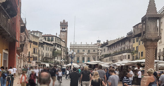 piazza delle erbe verona